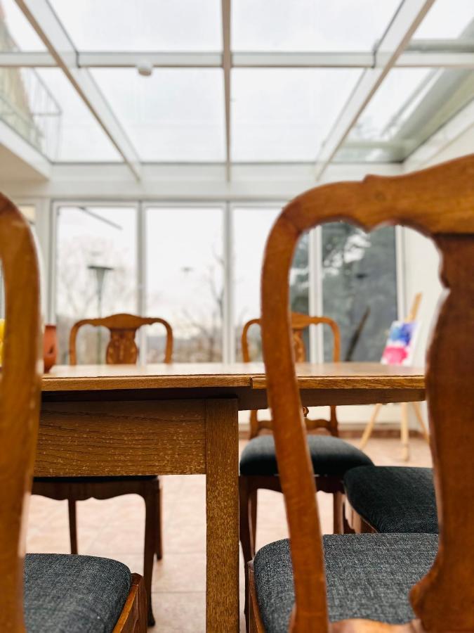 Sunroom 2 Bed Apartment West Town B17 Heidenheim an der Brenz Exterior photo
